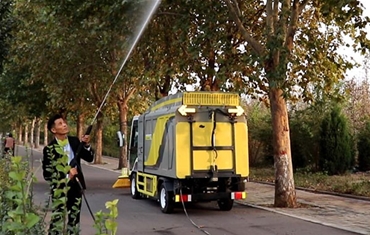 純電動(dòng)樹(shù)葉收集車